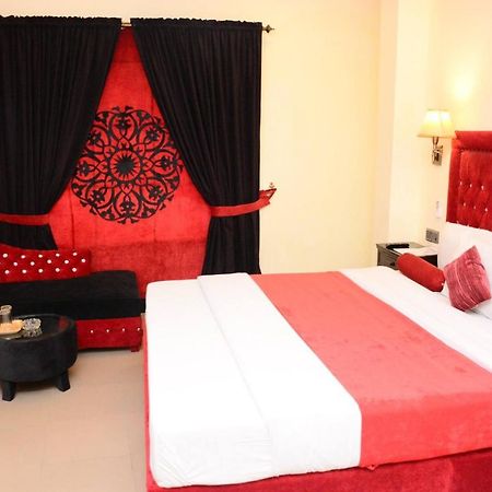 Hotel Move-N-Pick Murree Extérieur photo
