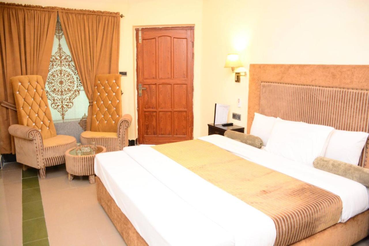 Hotel Move-N-Pick Murree Extérieur photo