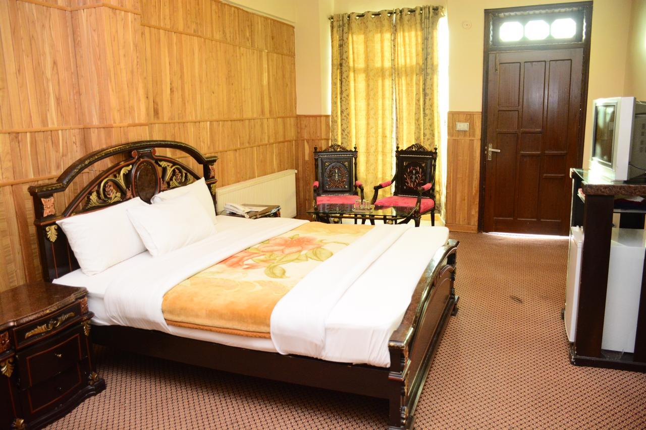 Hotel Move-N-Pick Murree Extérieur photo