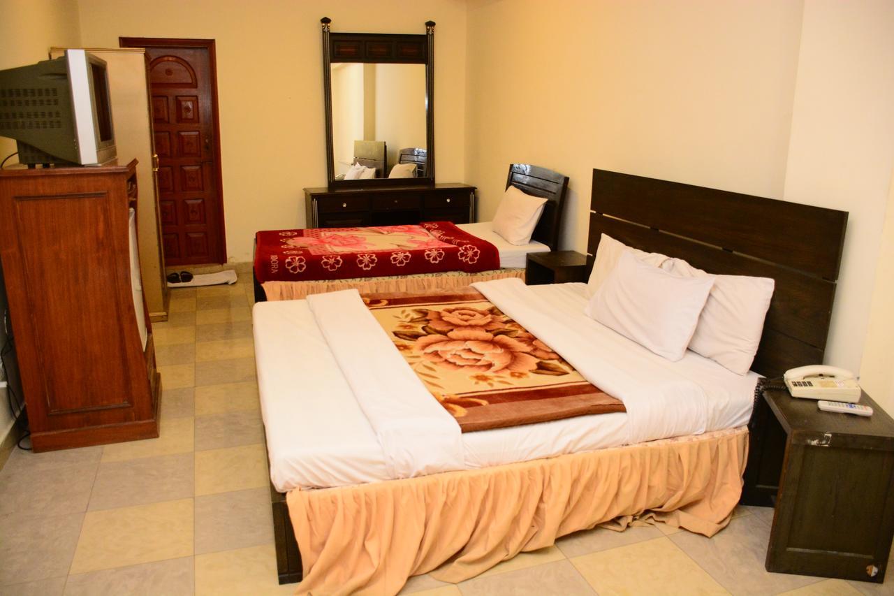 Hotel Move-N-Pick Murree Extérieur photo