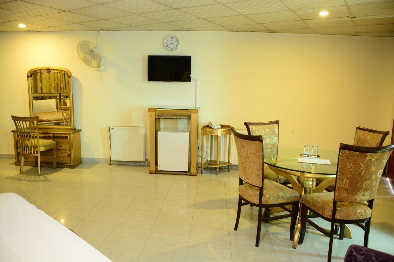 Hotel Move-N-Pick Murree Extérieur photo