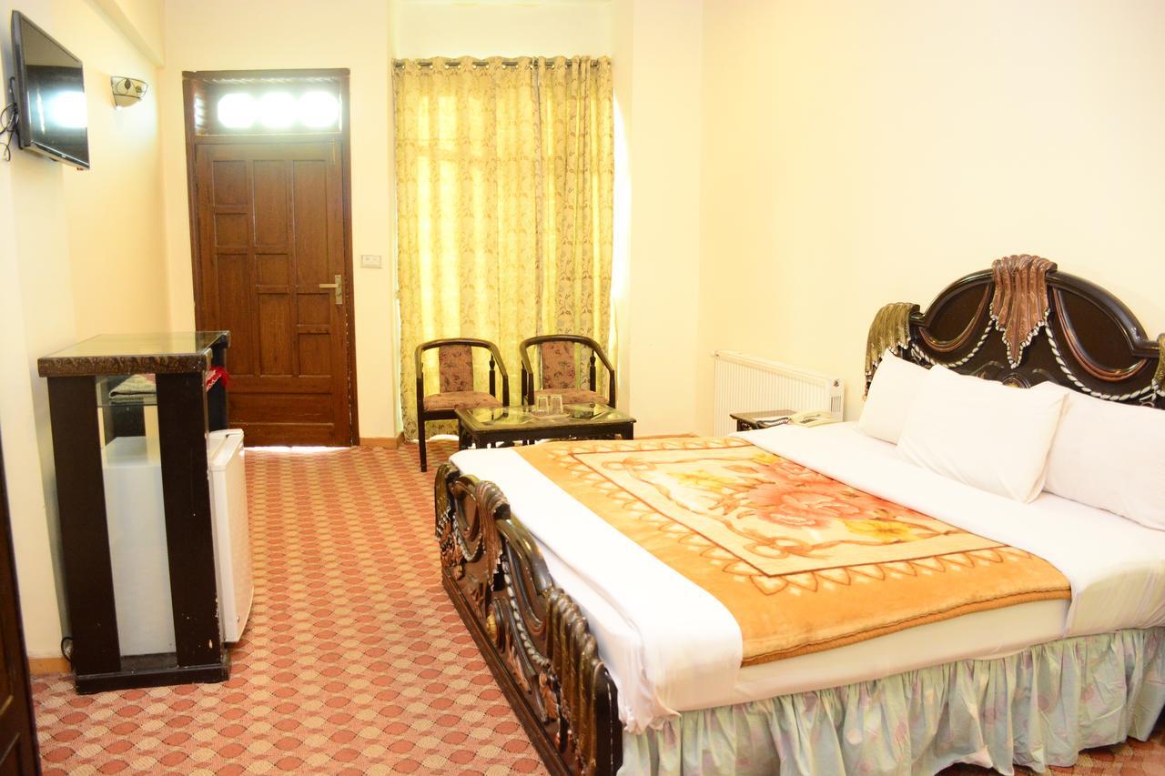 Hotel Move-N-Pick Murree Extérieur photo