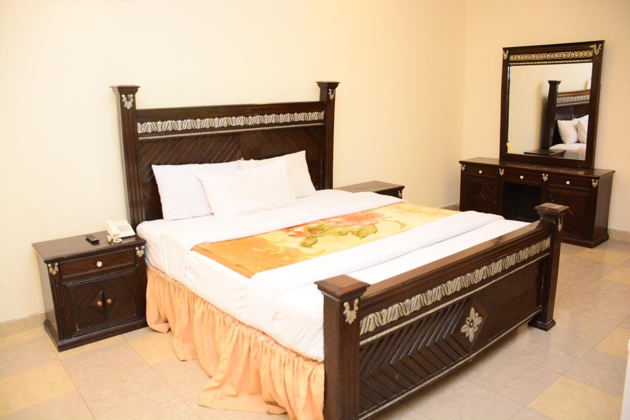 Hotel Move-N-Pick Murree Extérieur photo