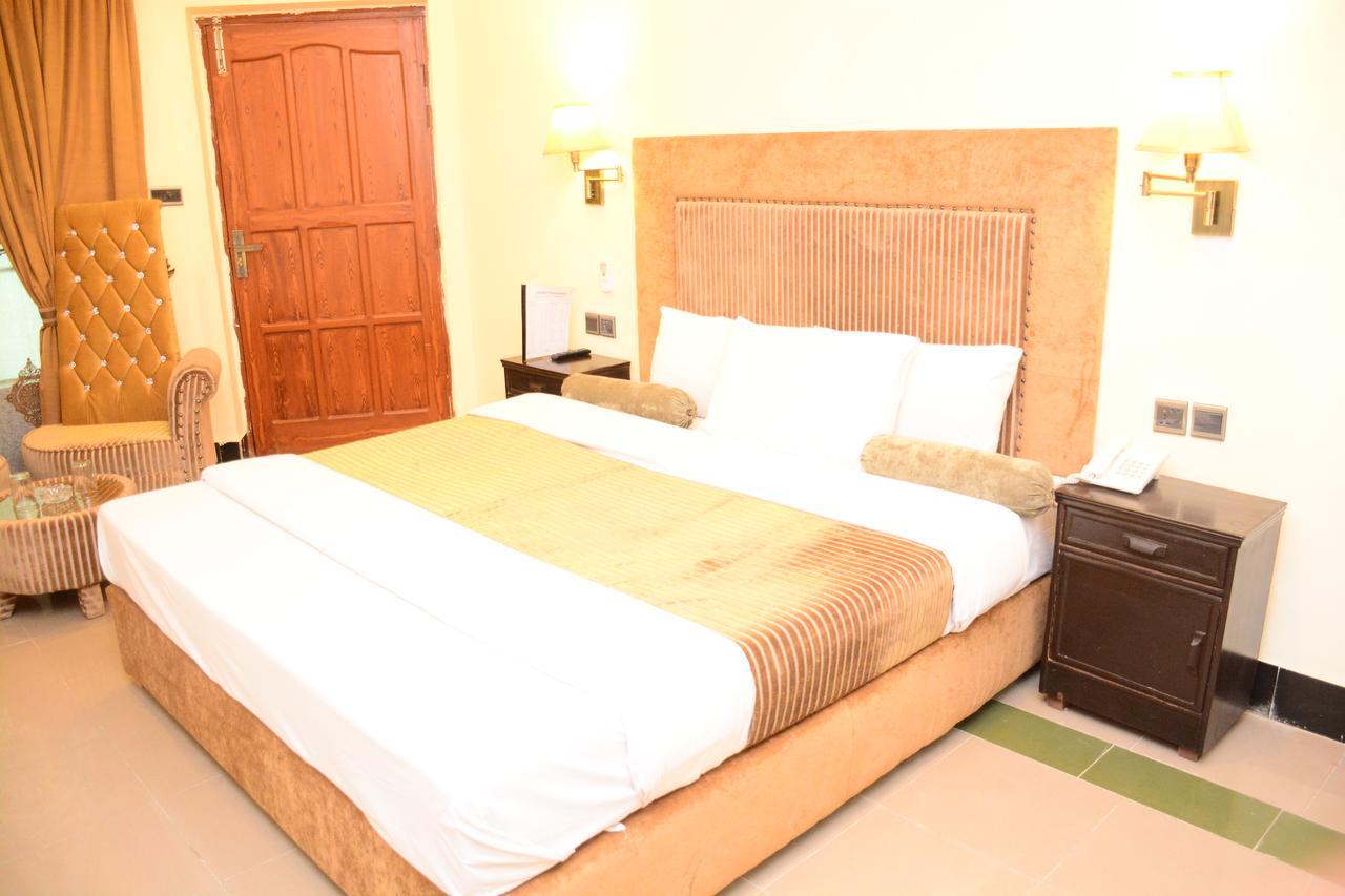 Hotel Move-N-Pick Murree Extérieur photo