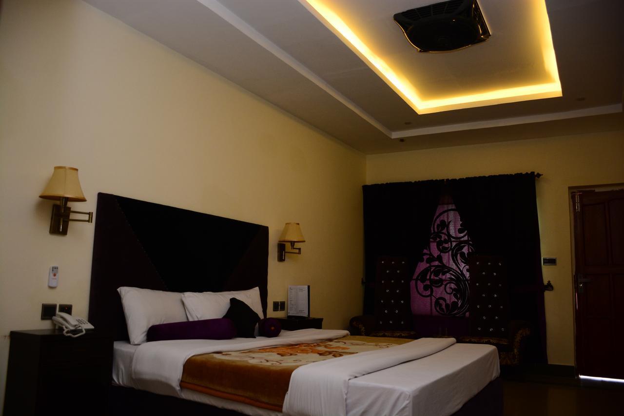 Hotel Move-N-Pick Murree Extérieur photo