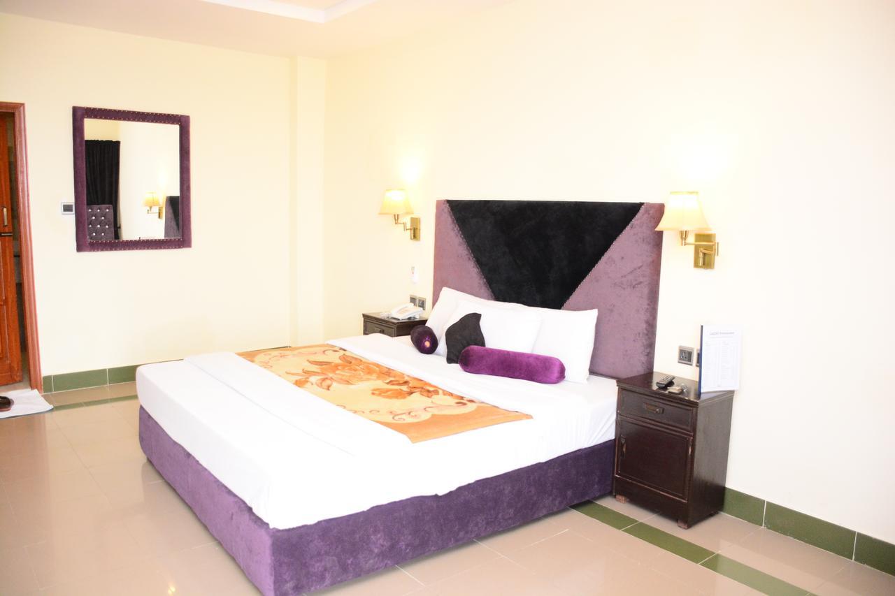 Hotel Move-N-Pick Murree Extérieur photo